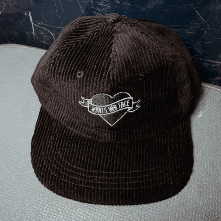 Heart Banner Logo Corduroy Hat - Black